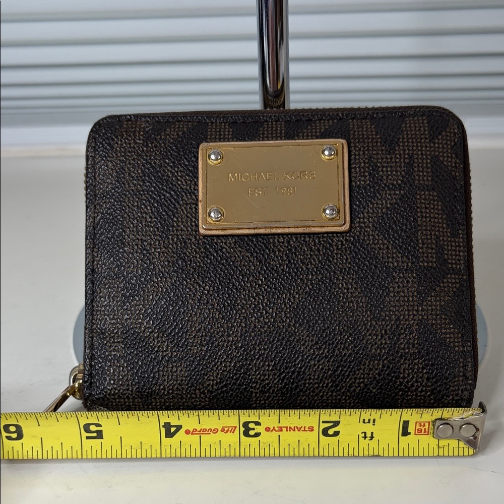 Michael Kors jet set Dark Brown Wallet with Gold Plate